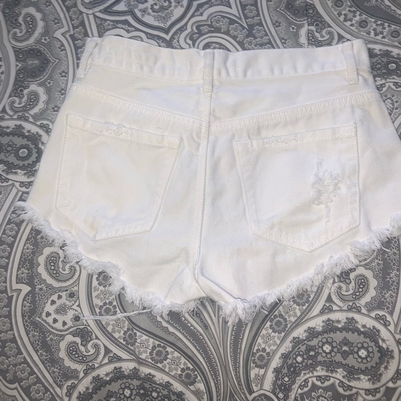 Bullhead high-waisted White Shorts - Picture 3 of 5